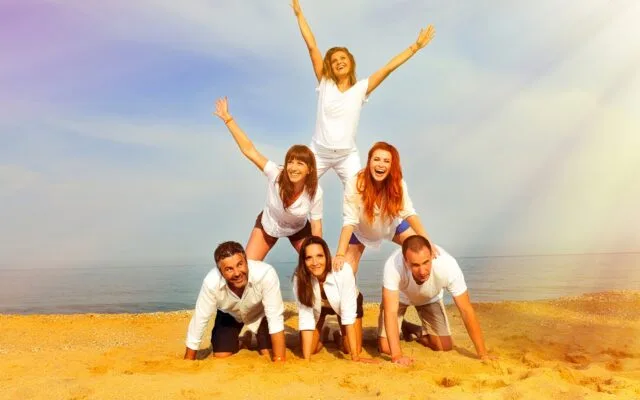 who we are human pyramide | Dinpromotion who we are human pyramide